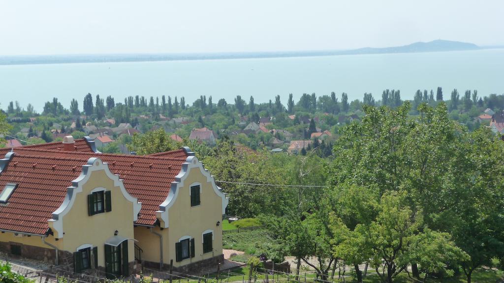 Hillside Apartments Révfülöp 外观 照片