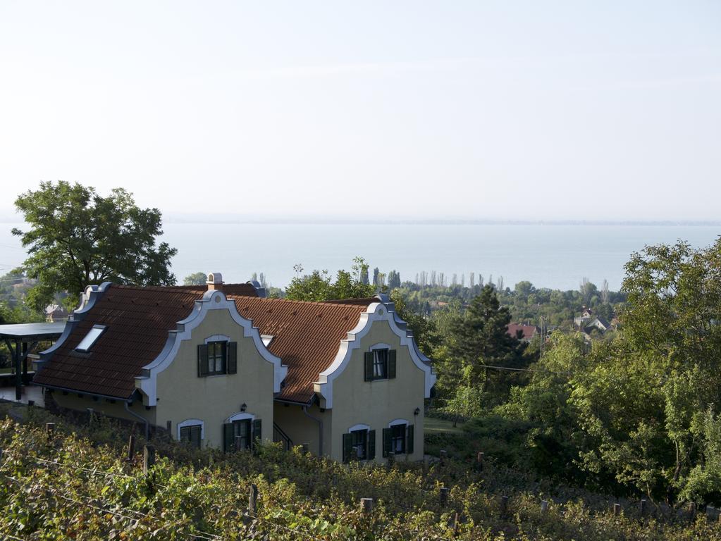Hillside Apartments Révfülöp 外观 照片