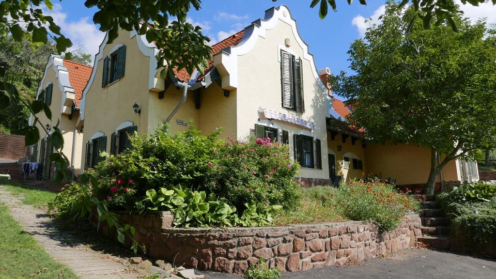 Hillside Apartments Révfülöp 外观 照片