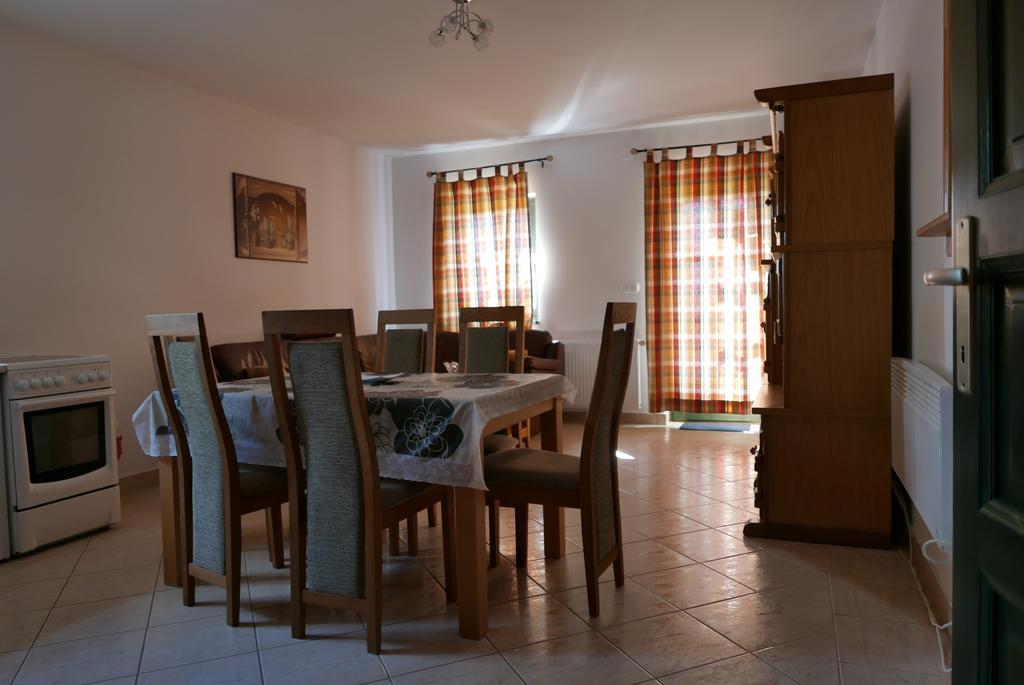 Hillside Apartments Révfülöp 外观 照片