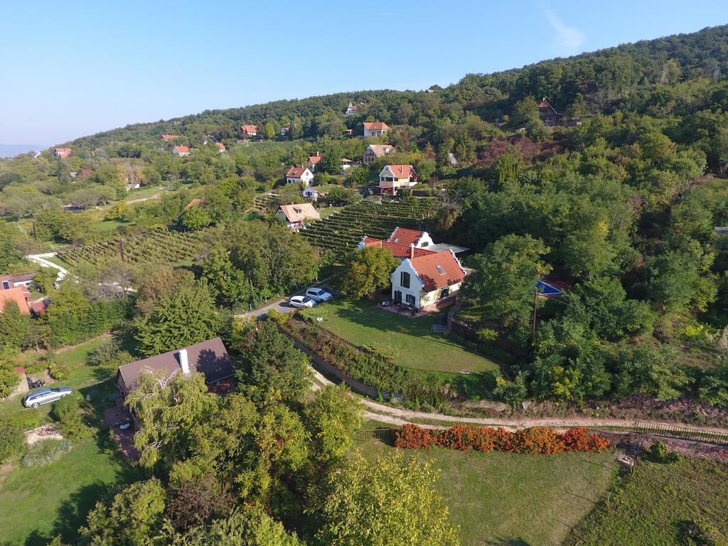 Hillside Apartments Révfülöp 外观 照片
